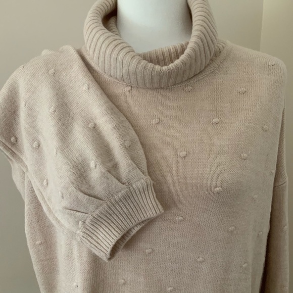 Premise Sweaters - PREMISE cream dot turtleneck